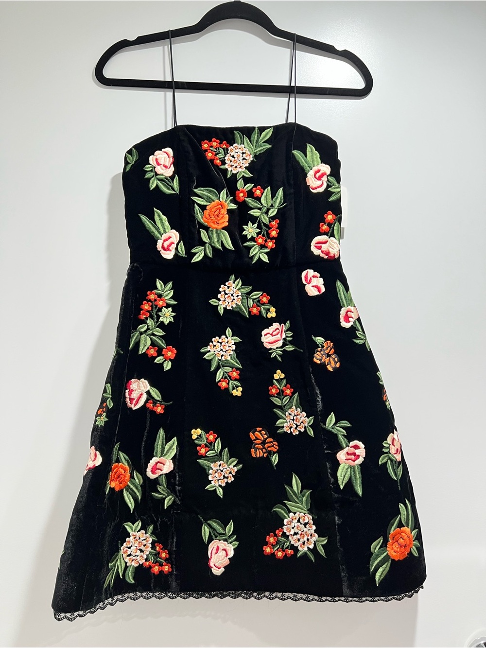 Alice + Olivia Black Velvet Floral Embroidered Dress
